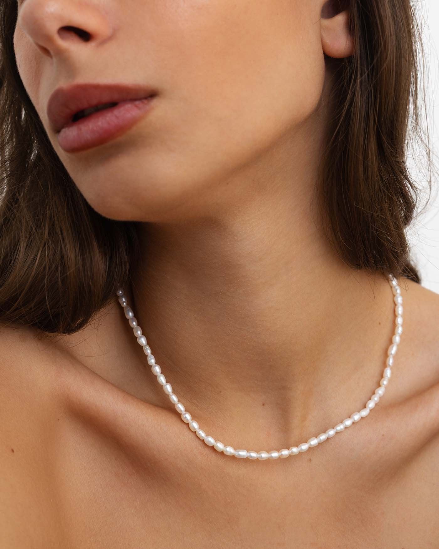 Avalaya Collana Girocollo Vittoriano Con Perline Acriliche Effetto Pavone – Regolabile