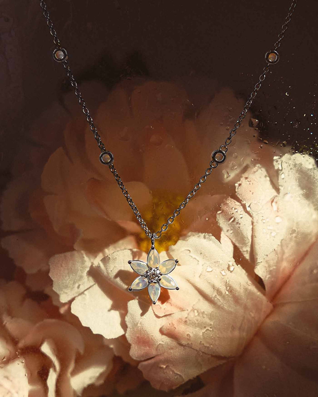 Collana Waterlily