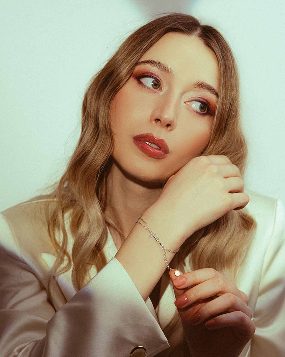 bracciale key argento indossato su modella