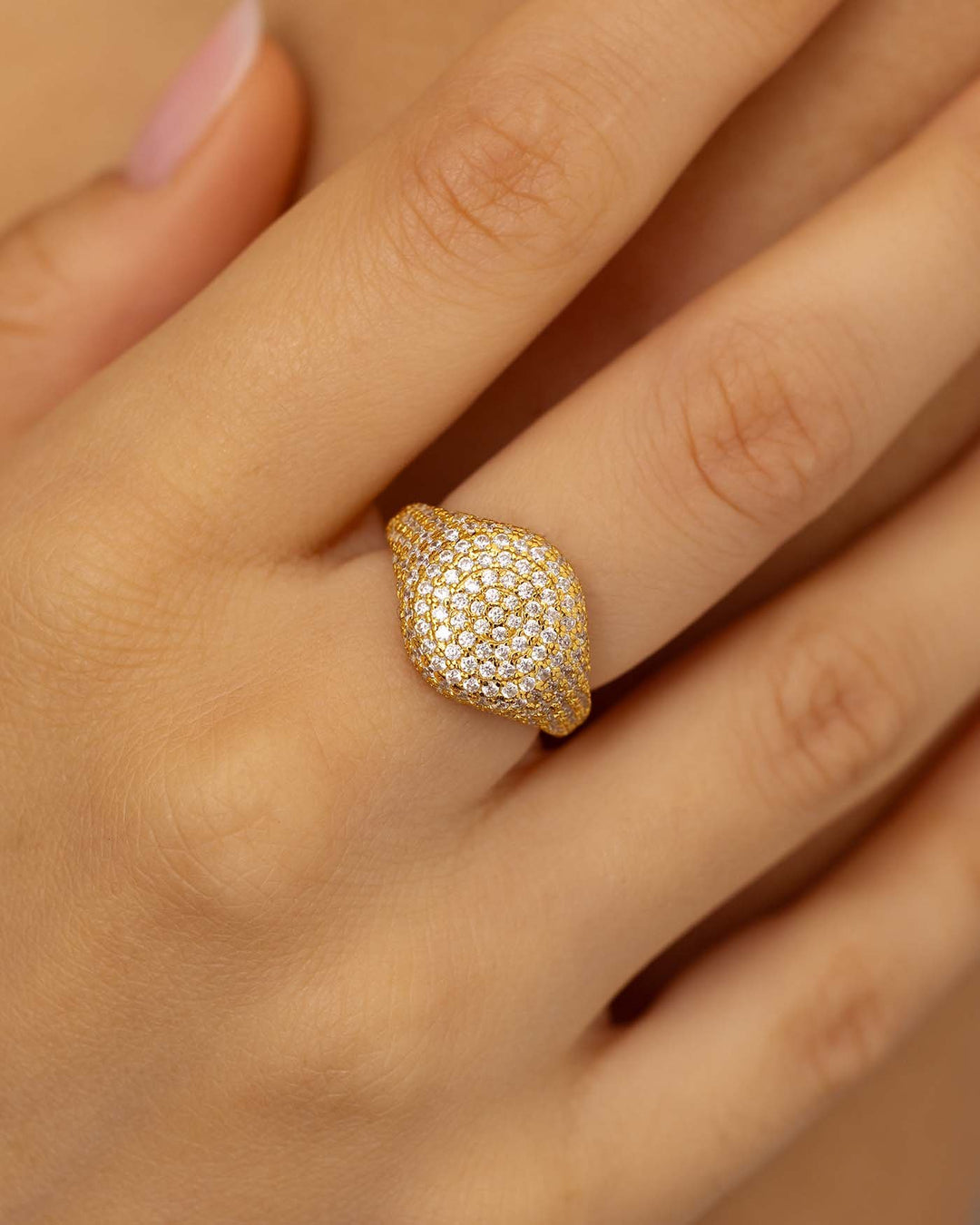 Anello Scudo Pavé