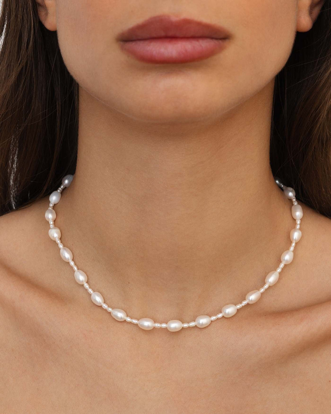 Girocollo con perle e sfera pavé di zirconi | Gioielli Girocollo con perle e sfera pavé di zirconi | Gioielli
