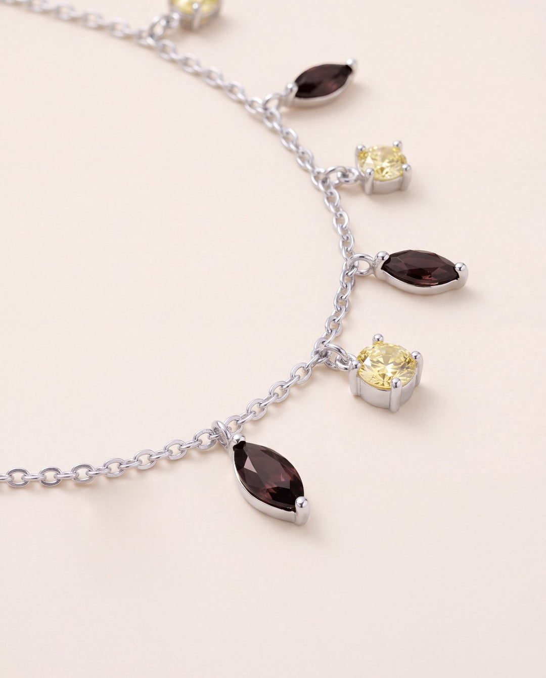 Choker Dancing Leaves