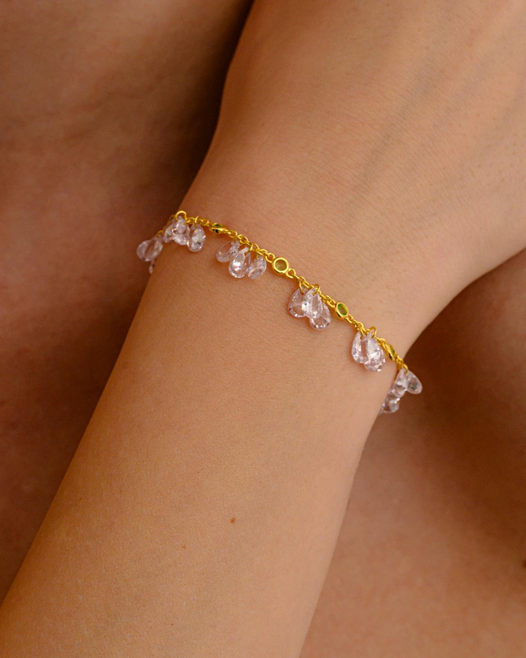 close up indossato bracciale rosè