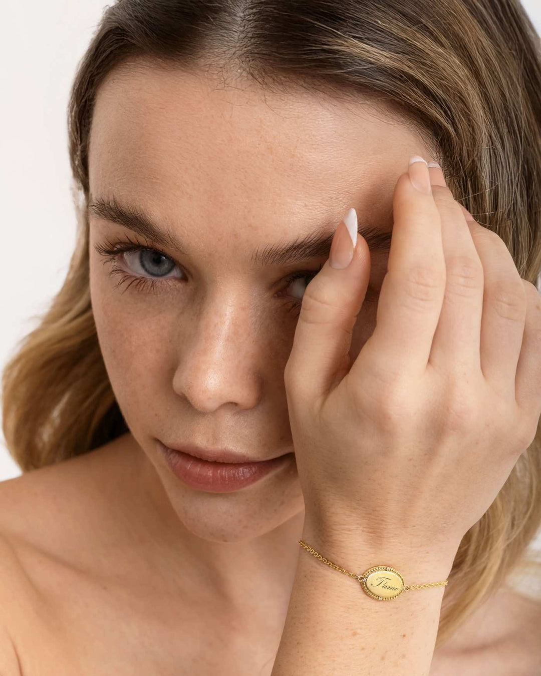 indossato bracciale slider personalizzabile con incisione oro