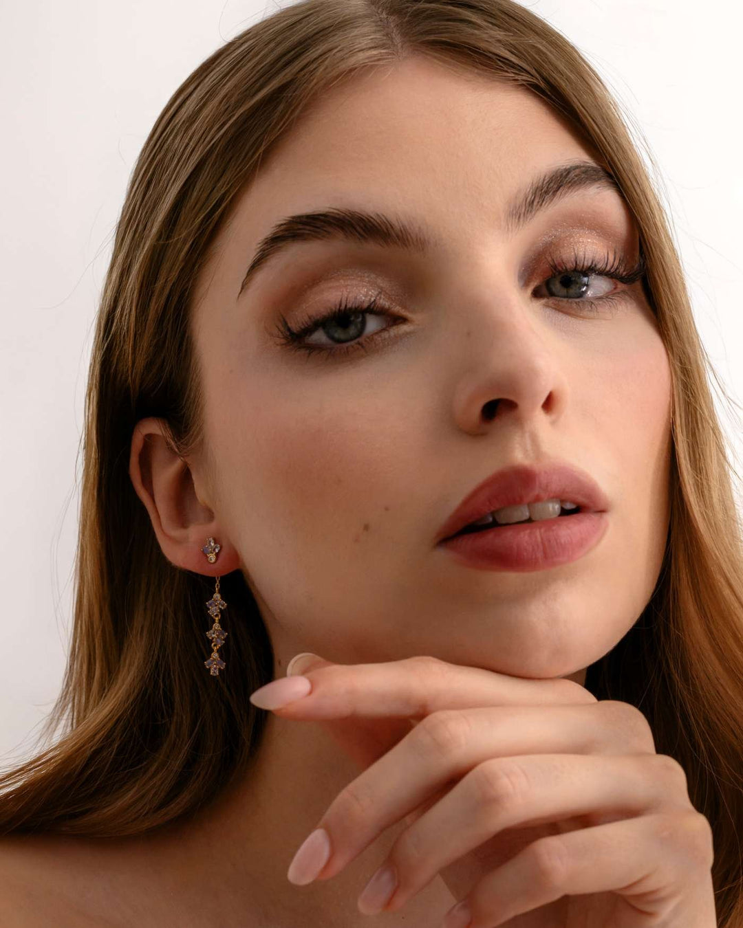 modella indossa charmi lavanda