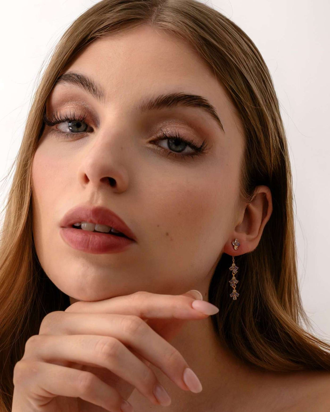 modella indossa charmi lavanda