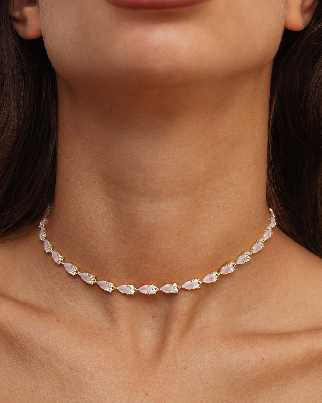 close up indossato choker petals argento