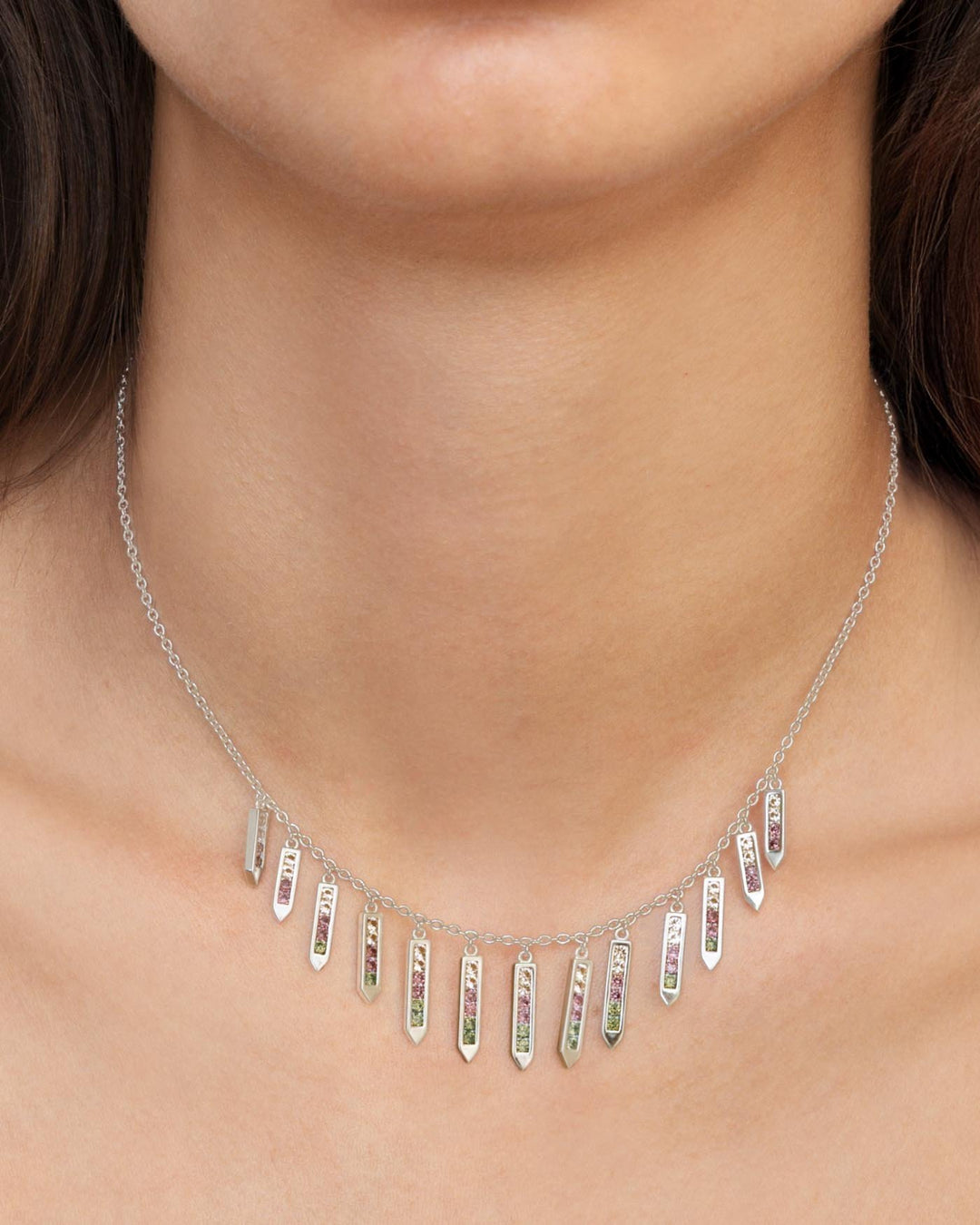 close up del choker savanna argento indossato