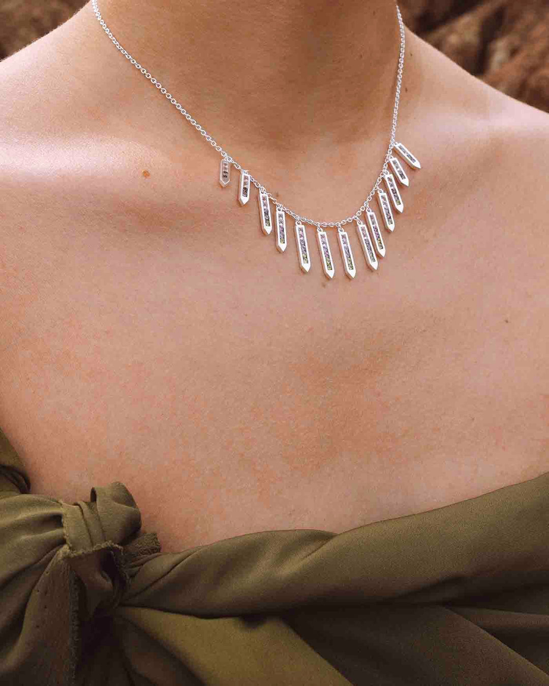 choker savanna argento indossato