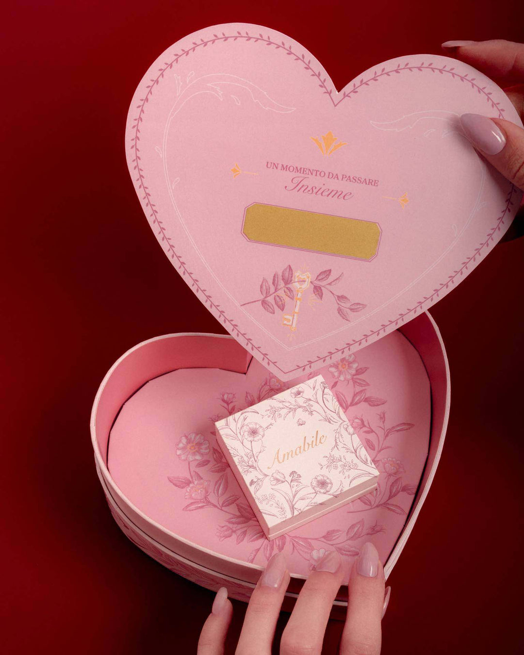 cofanetto san valentino illustrato aperto