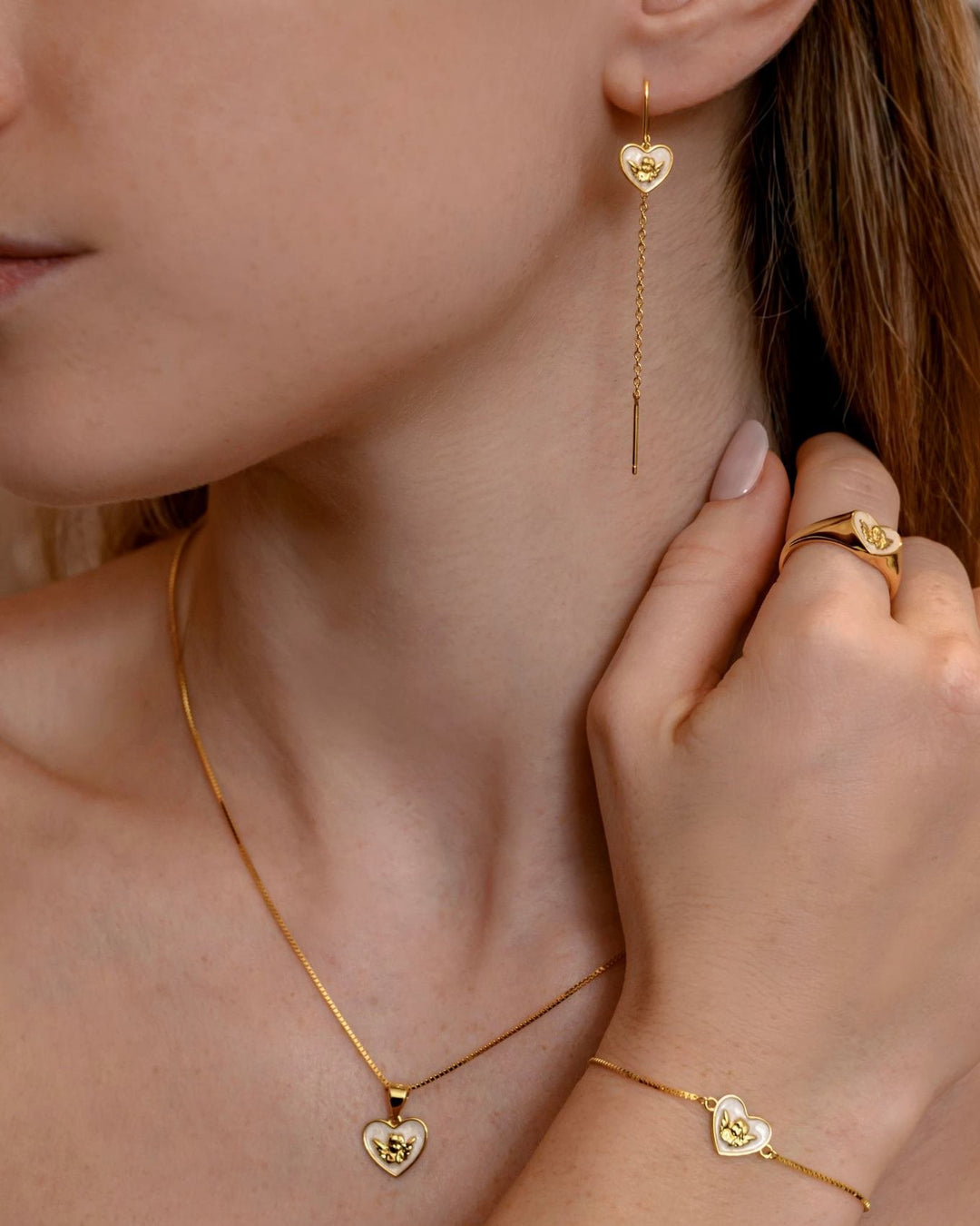 modella indossa capsule angioletto