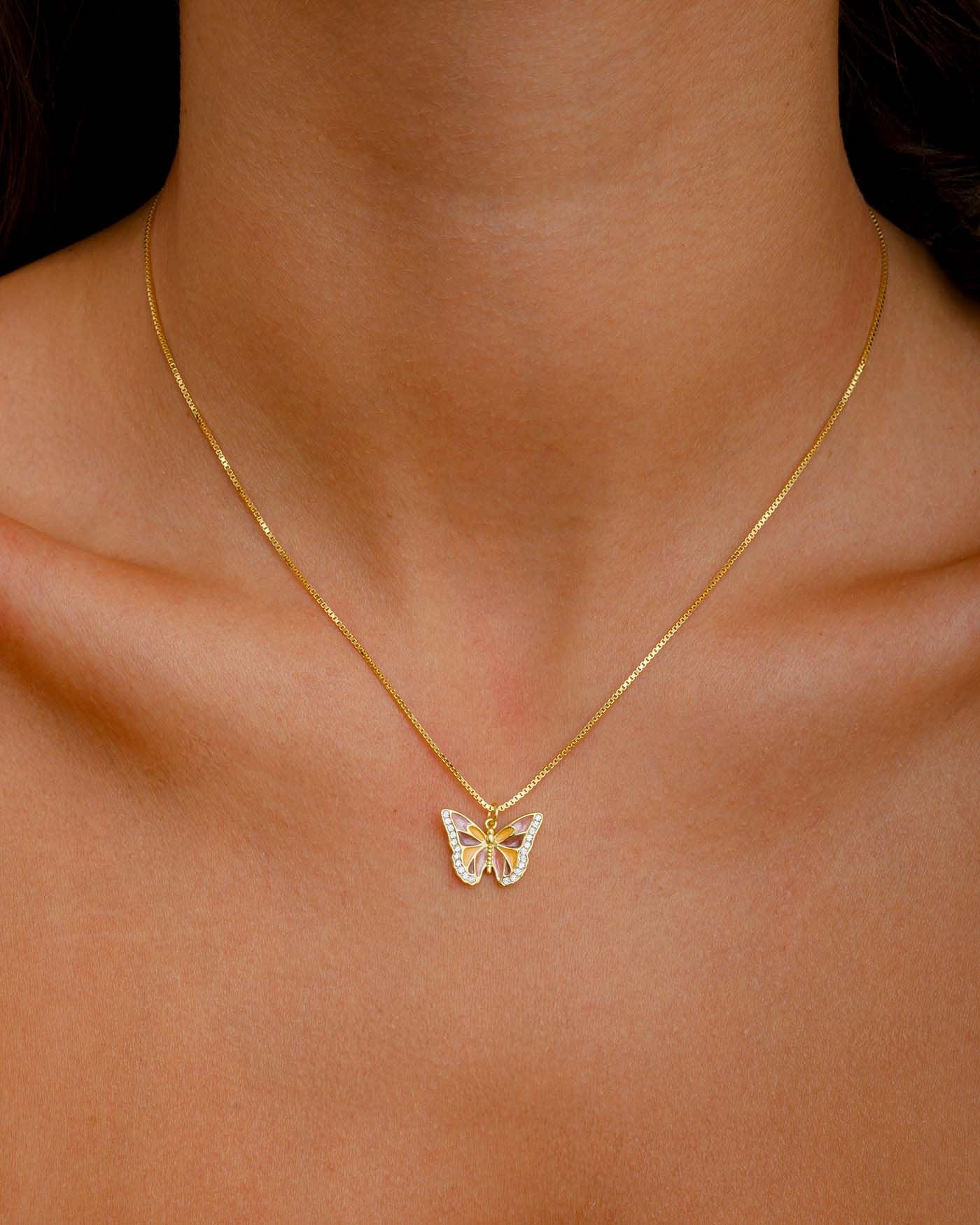 Collana con ciondolo a farfalla in acciaio inossidabile Collana con ciondolo a farfalla in acciaio inossidabile