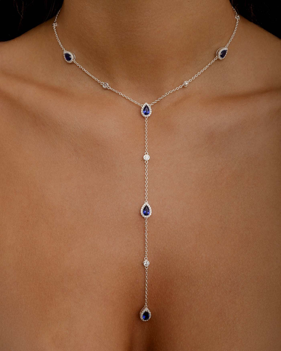 close up indossato collana midnight argento