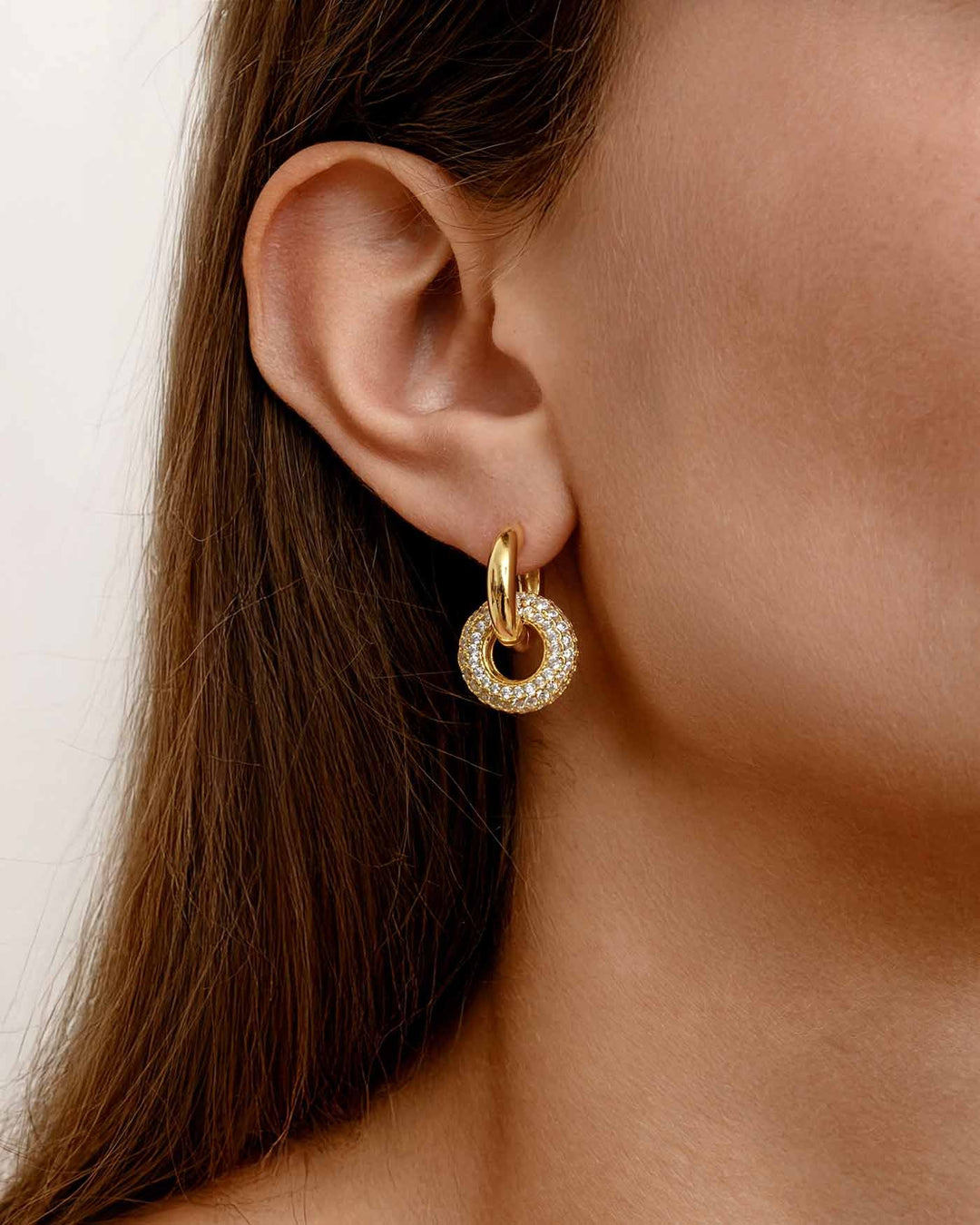 close up indossato hoop plump