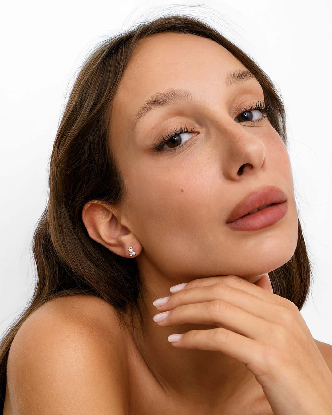 modella indossa orecchino winter argento