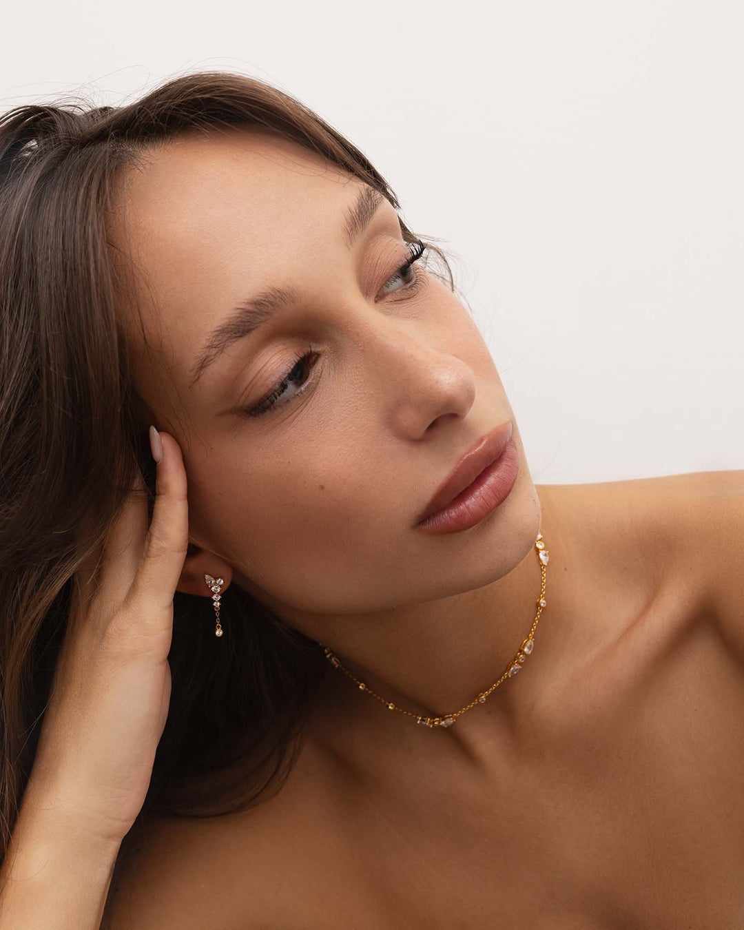 modella indossa set glimmer oro