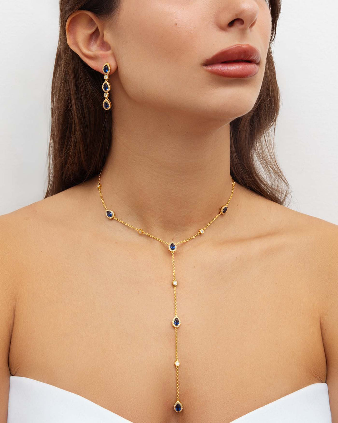 close up indossato set midnight oro