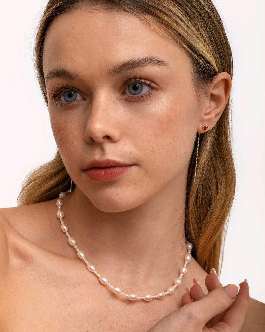 modella indossa set true love argento