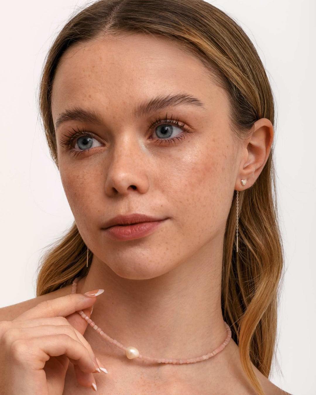 modella indossa set valentine argento